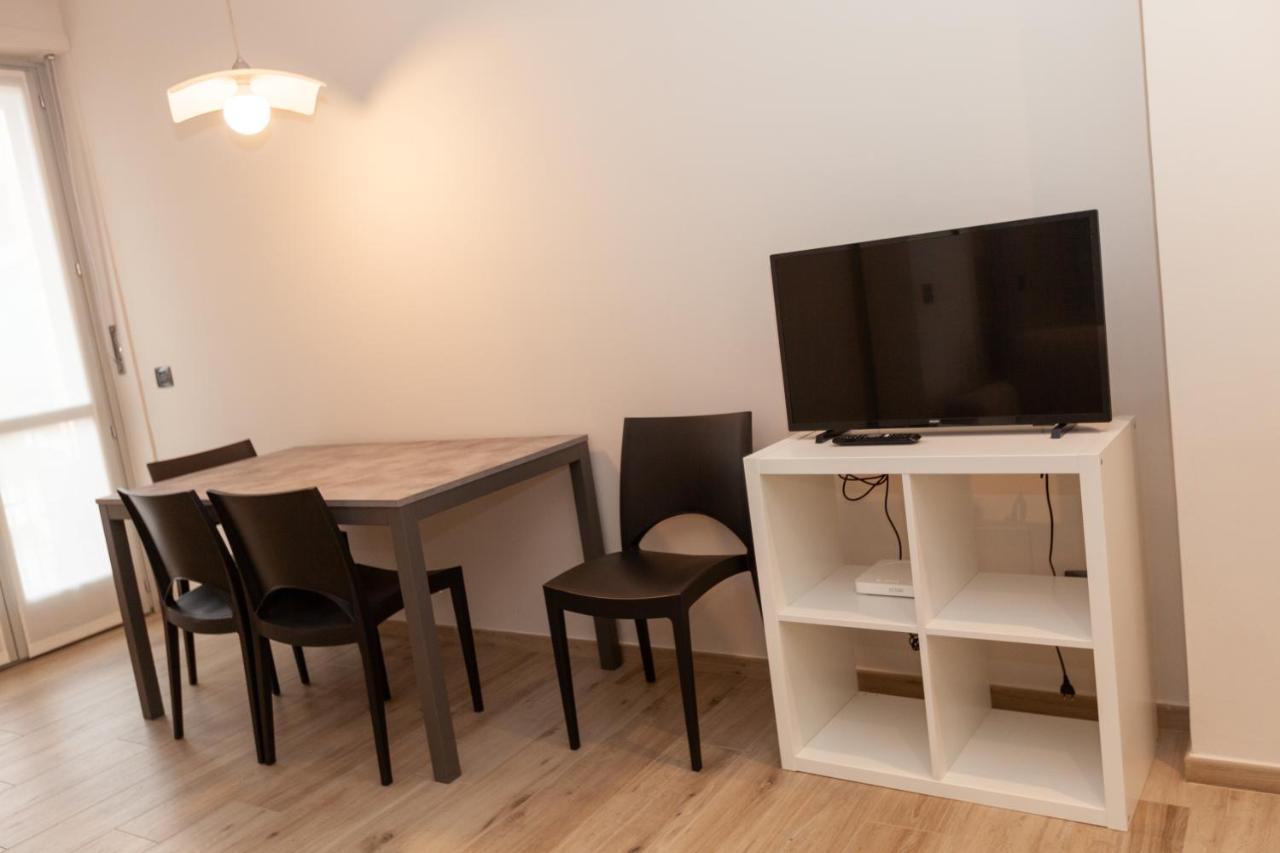 Rossini15 - Garage Privato Apartment อัลบา ภายนอก รูปภาพ