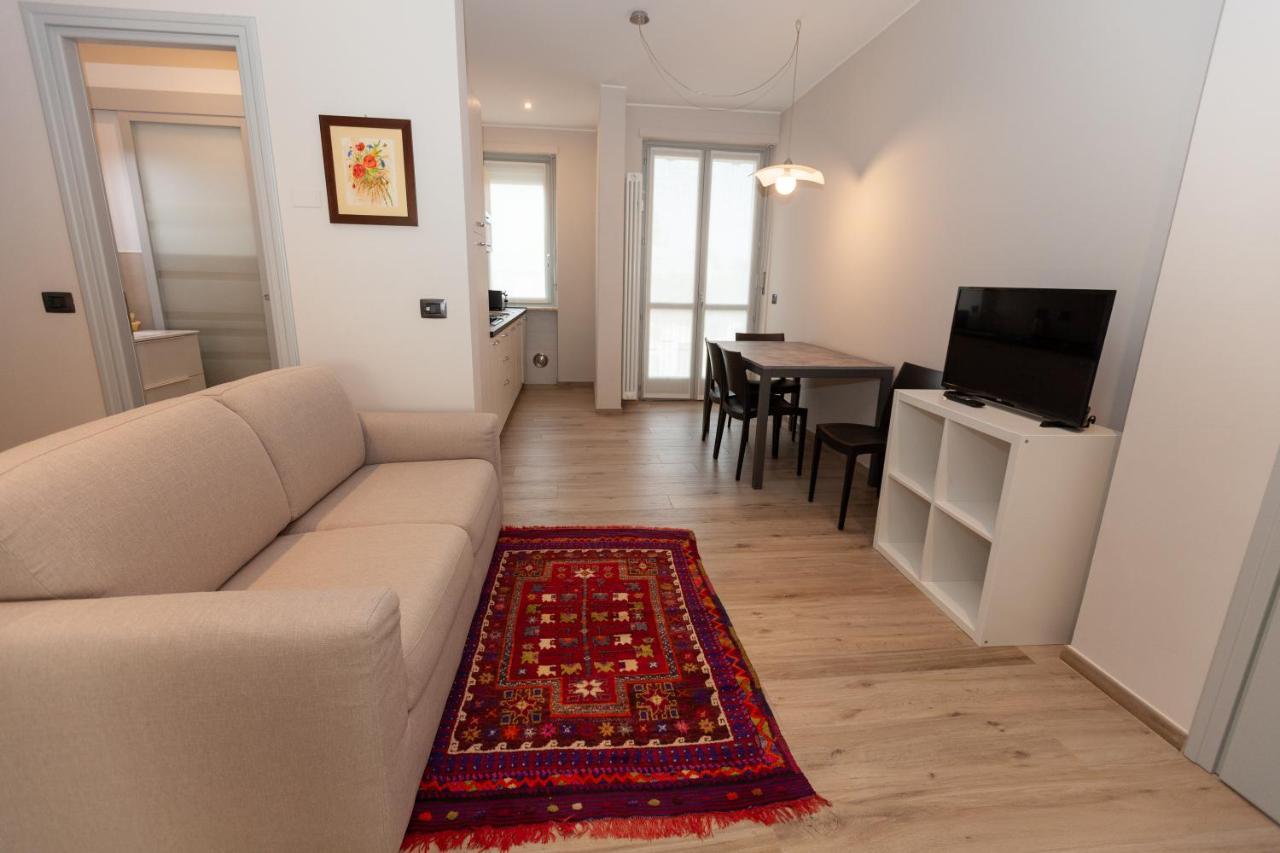Rossini15 - Garage Privato Apartment อัลบา ภายนอก รูปภาพ
