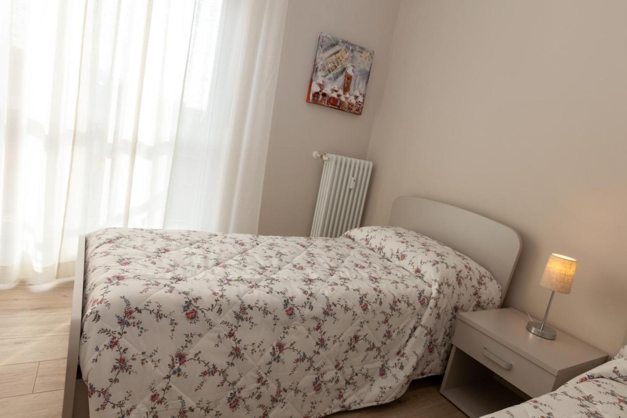 Rossini15 - Garage Privato Apartment อัลบา ภายนอก รูปภาพ