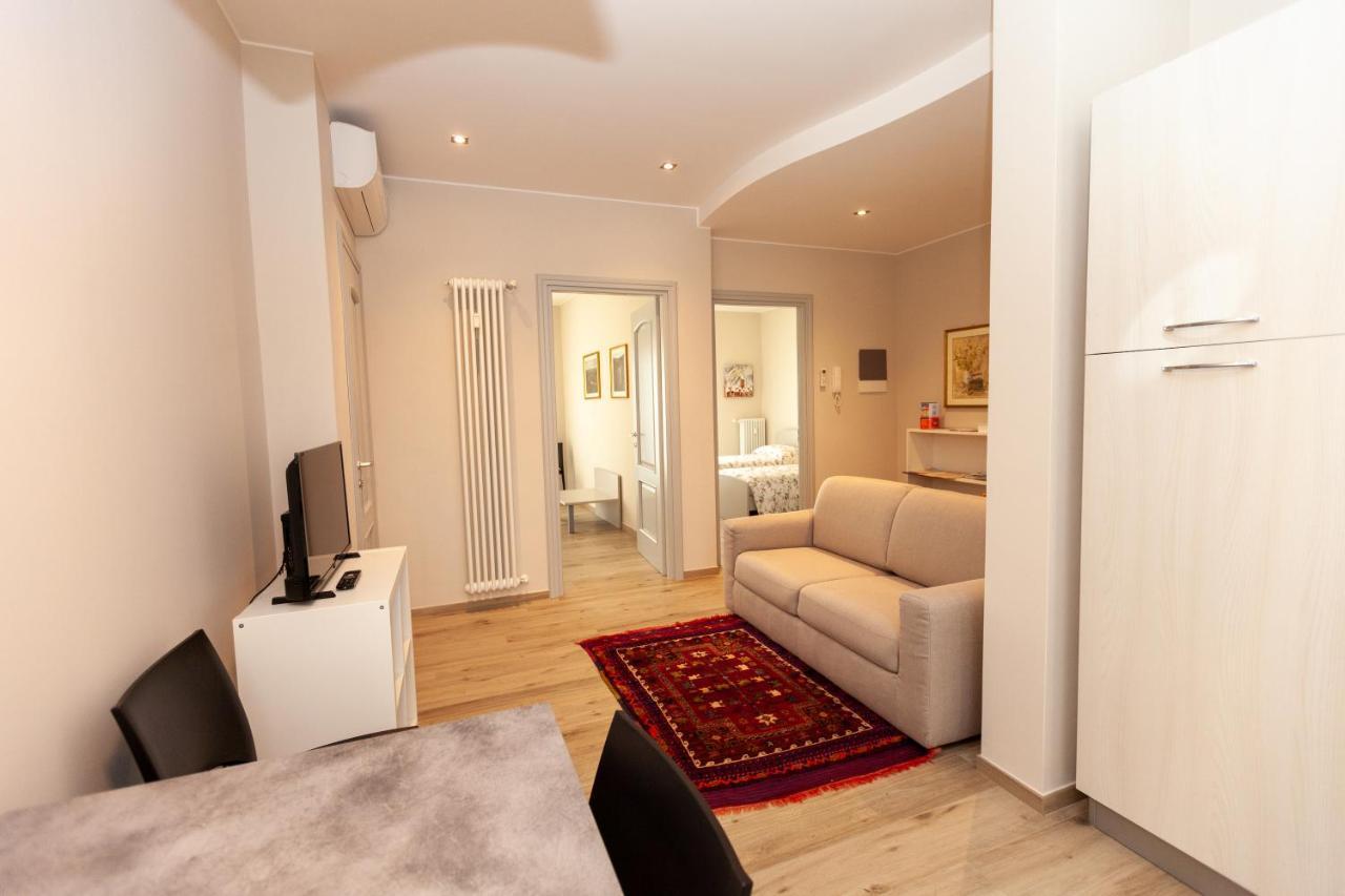 Rossini15 - Garage Privato Apartment อัลบา ภายนอก รูปภาพ